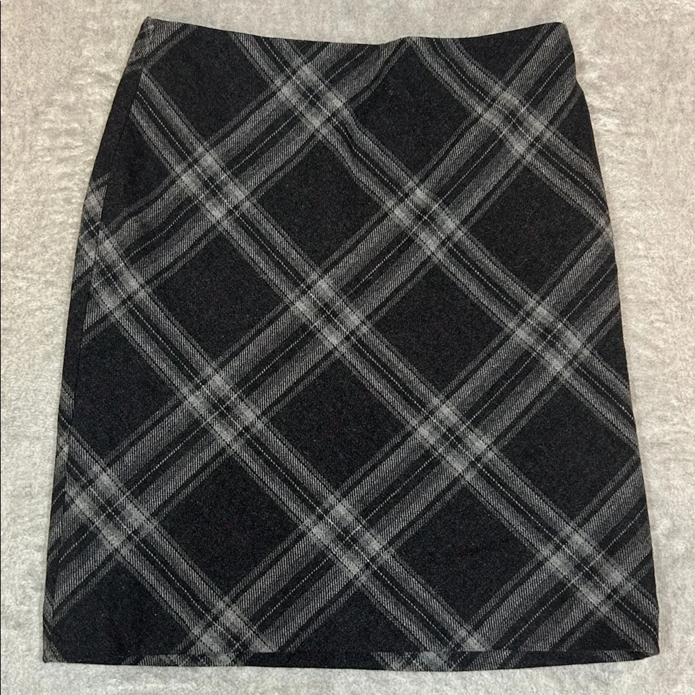 EDDIE BAUER • Black and Gray Wool Blend Skirt sz 2 - Picture 1 of 3